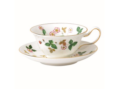 Wedgwood Wild Strawberry Teacup & Saucer Peony Gift Boxed, Set of 2 - La Belle Table - 40014302