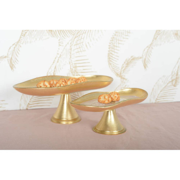 Aulica Large Cake Dish with Gold Edges on a Stand
